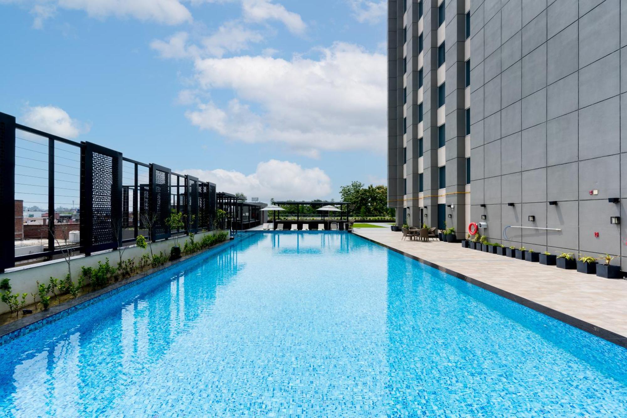 Holiday Inn Lucknow Airport By Ihg エクステリア 写真